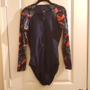 Target All in motion rushguard swimsuit sz M